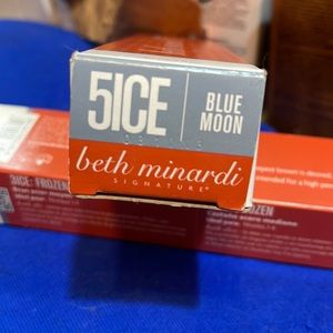 2 OZ TUBE OF CREAM COLORANT 6ICE:BLUE MOON LEVELS 1-4